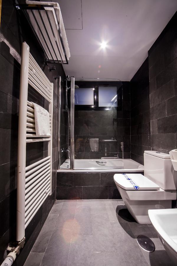 Hotel Duero Laguna de Duero Bagian luar foto